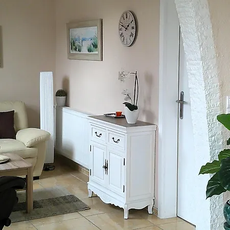 Geraeumige In Mit Terrasse By Interhome * Zingst