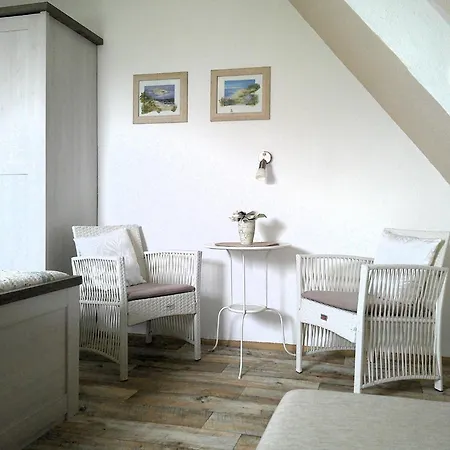 Geraeumige In Mit Terrasse By Interhome Lejlighed *
